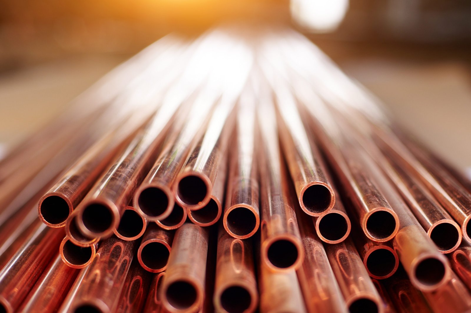 Many copper pipes, warehouse copper plates.